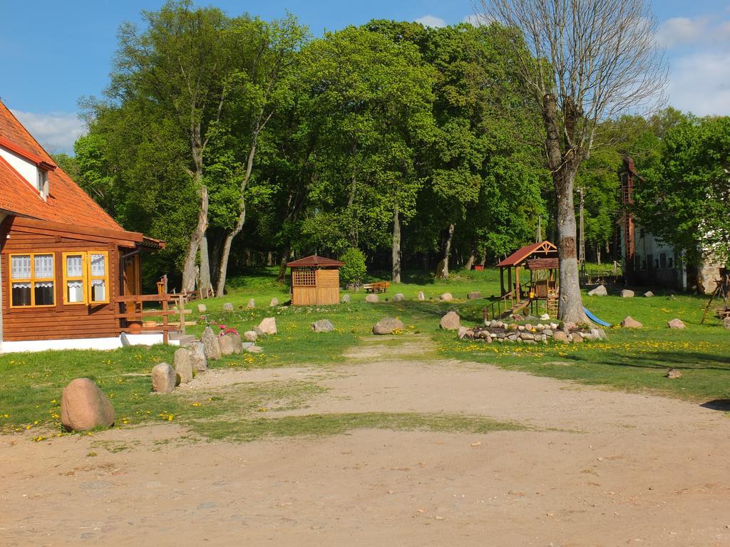 Dwór Klewiny Vila Exterior foto