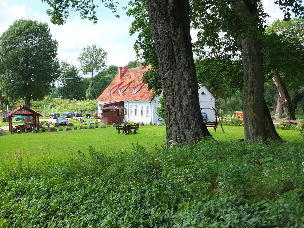 Dwór Klewiny Vila Exterior foto